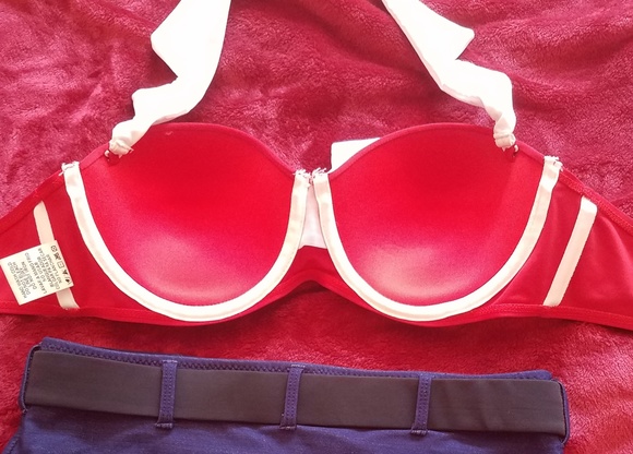 Sold**DC Bombshells Wonder Woman Bikini Top Only* - Picture 2 of 4